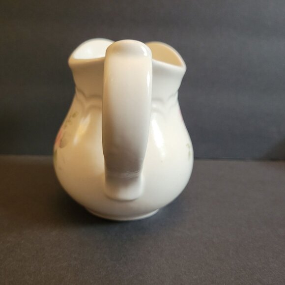 Vintage Pfaltzgraff Tea Rose Ivory Floral Cream Pitcher 4.5" Tall - Picture 6 of 6